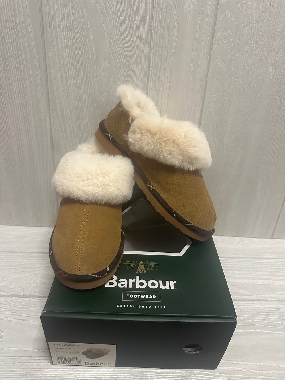 Barbour Nancy Footwear Slippers Tan Suede Faux Fur Lined Size 7